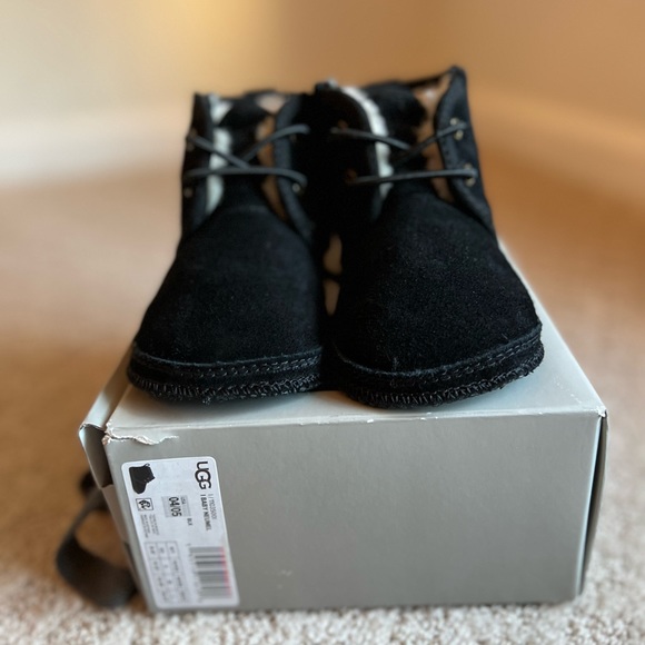 New Baby / Toddler Uggs - Picture 5 of 6